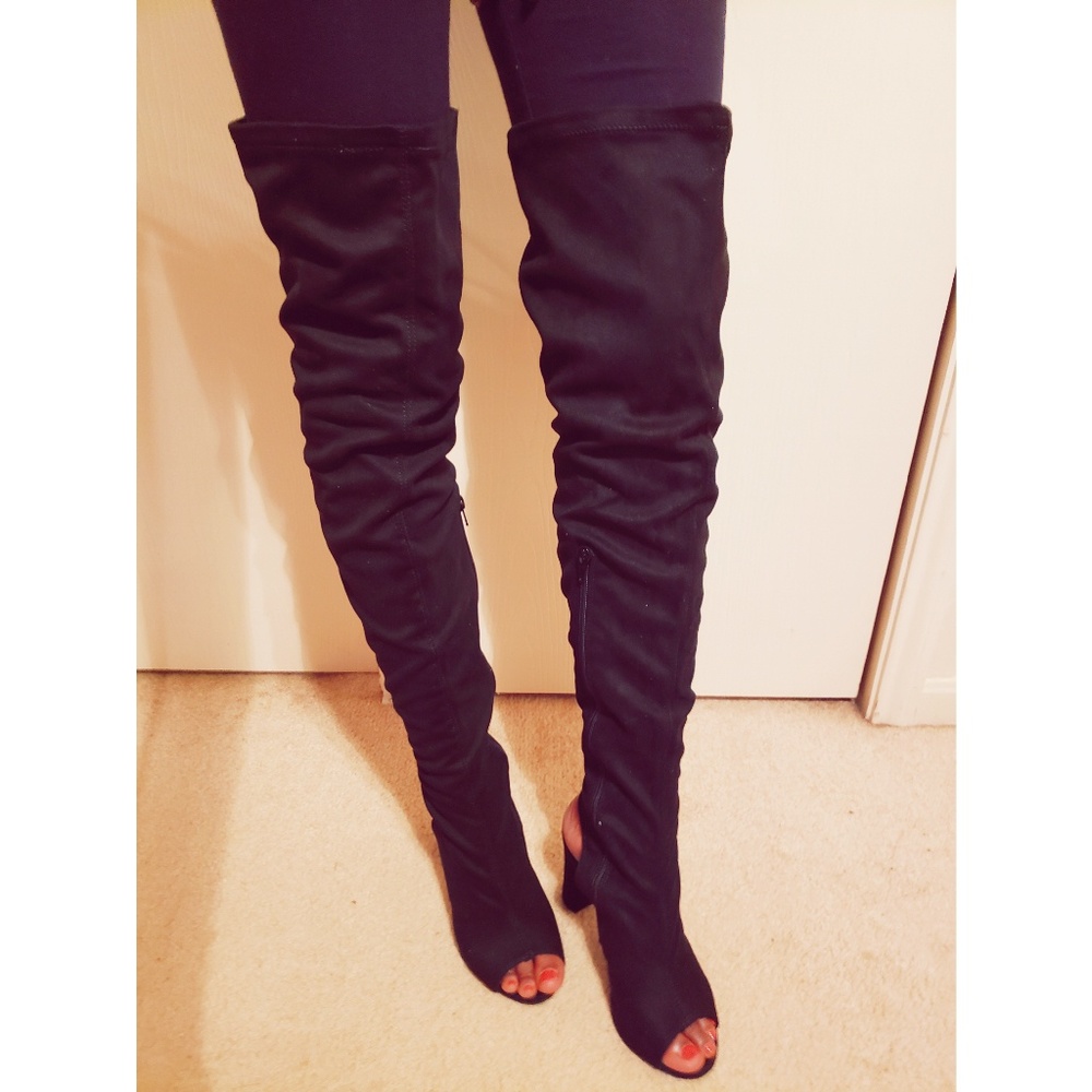 Thigh high boots 🌻